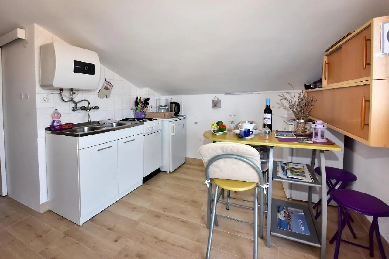 Apartmani Kovac Funtana Daire